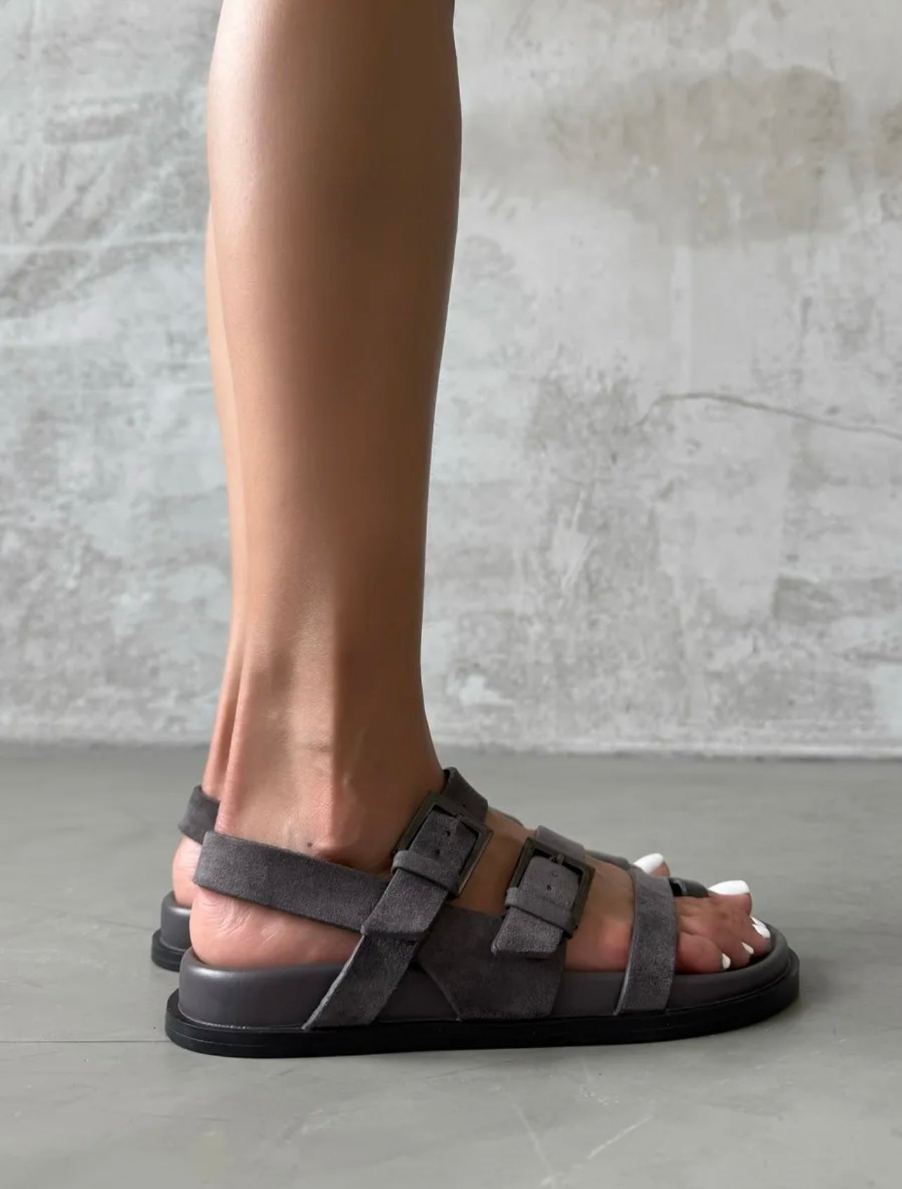 Sandale en daim chic pour femme