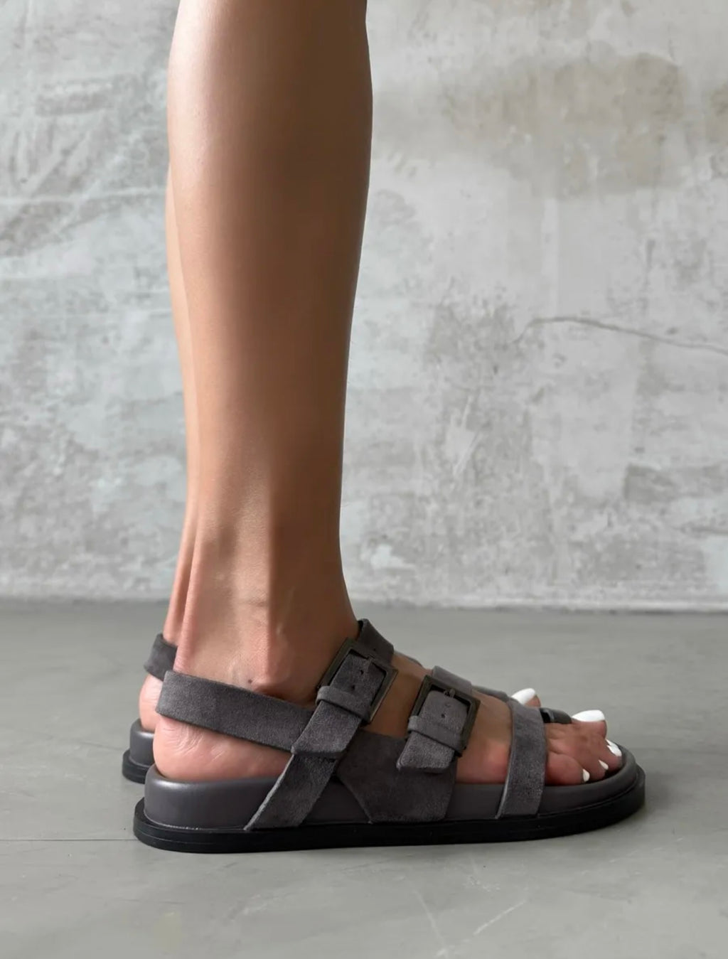 Sandale en daim chic pour femme